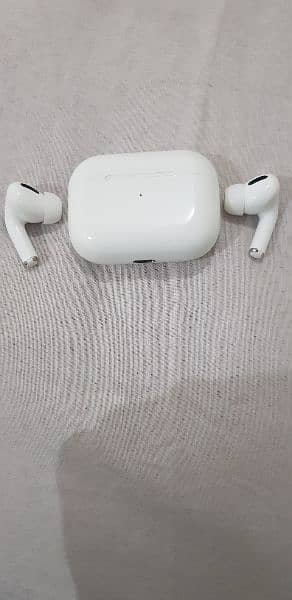 Airpods Pro 3rd Gen ( TWS ) 10/10 Condition no any single fault 4