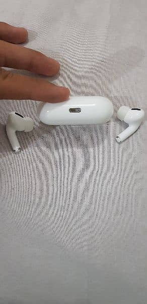 Airpods Pro 3rd Gen ( TWS ) 10/10 Condition no any single fault 5