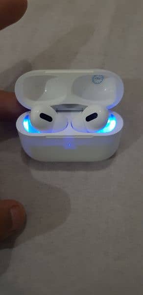 Airpods Pro 3rd Gen ( TWS ) 10/10 Condition no any single fault 7
