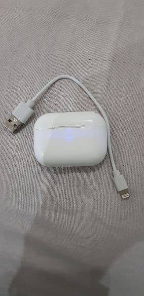 Airpods Pro 3rd Gen ( TWS ) 10/10 Condition no any single fault 8