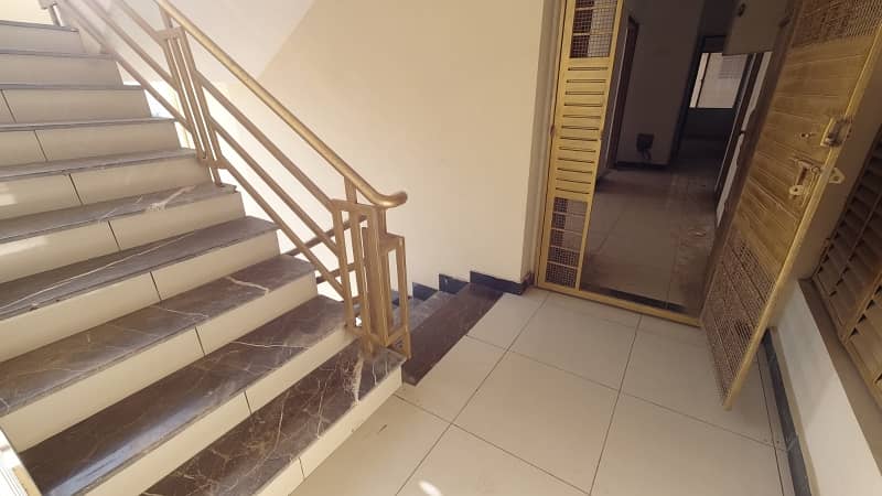 Shaheed Millat Road Flat For sale Sized 2000 Square Feet 19
