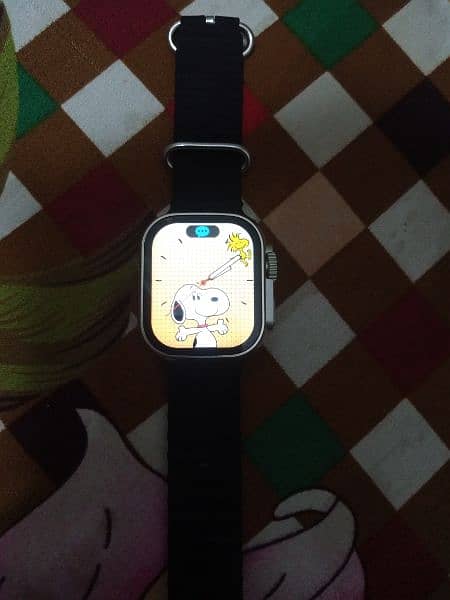 new watch ha 1 din use ki ha orange strap ha black Mera ha 2