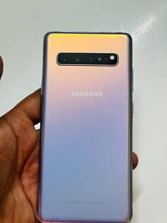 i am selling my Samsung galaxy s10 5g 8gb128gb