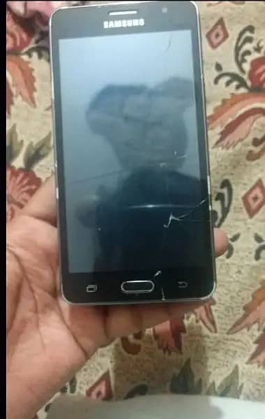 Samsung On 5 Pta approved all just minor glass crack touch perfect 1