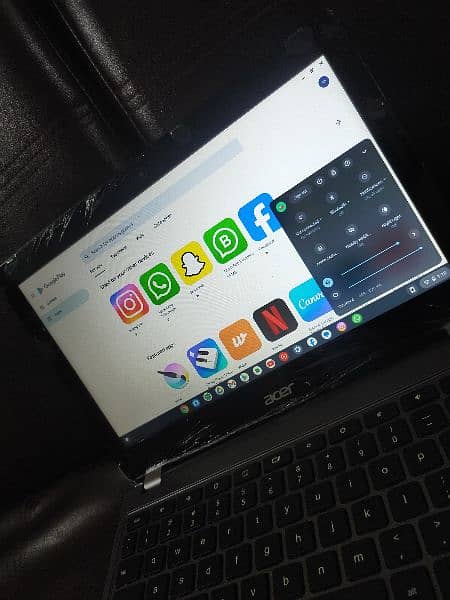 laptop's chromebook's Acer C720P touchscreen led display windows 10pro 3