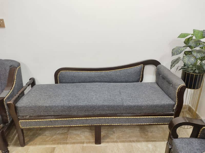8 SEATER SOFA SET IN GOOD CONDITION 1