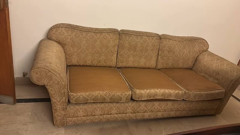 3 seater in good condition 1
