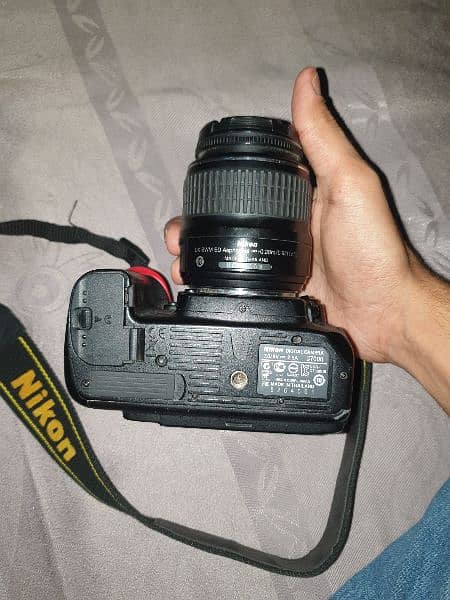 Nikon D7000 DSLR CAMERA With Lens. New Condition 1