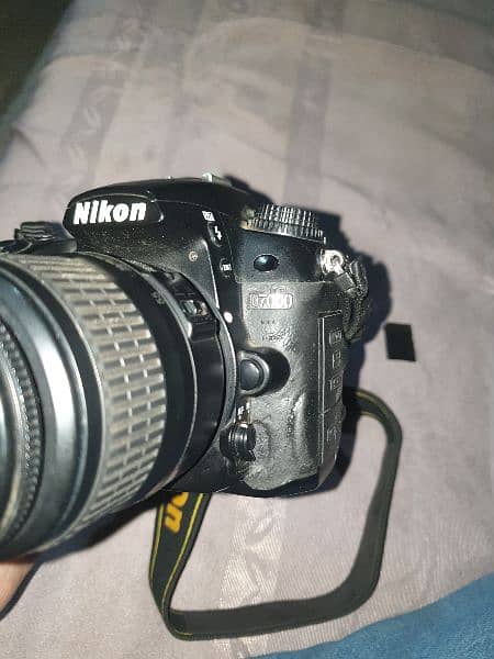 Nikon D7000 DSLR CAMERA With Lens. New Condition 9