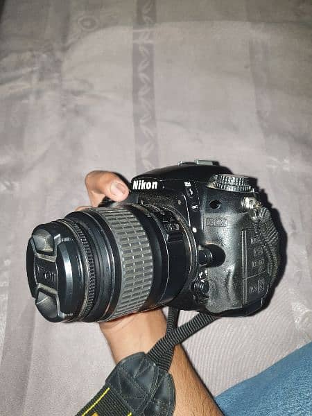 Nikon D7000 DSLR CAMERA With Lens. New Condition 13