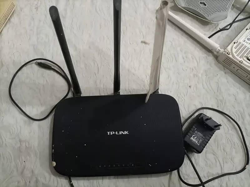 High-Performance Networking Gear: TP-Link  Wifi Router 0