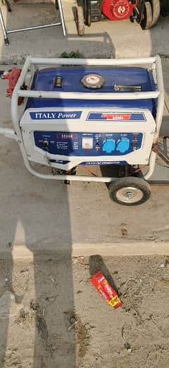 Italy Power Genretor 4.5 Kv like new only used 1 year