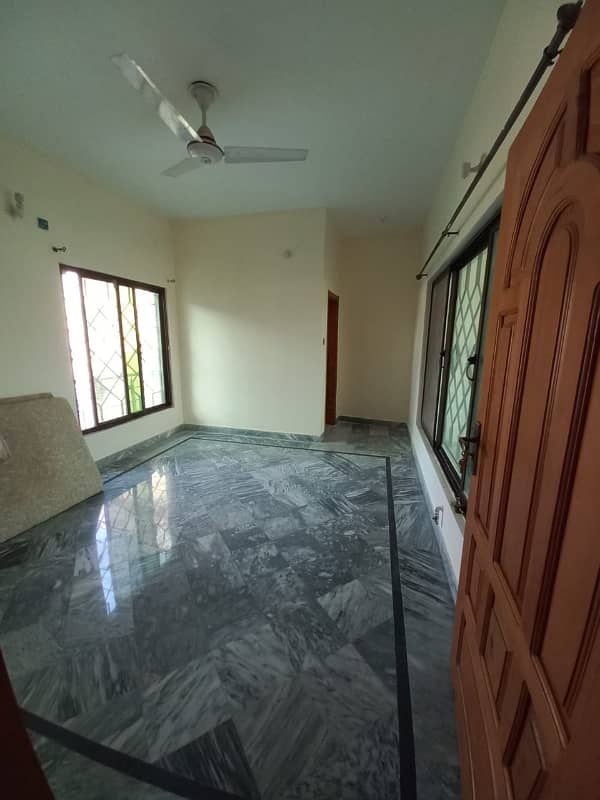 6 Marla Double Storey House For Sale In E-11/4 4