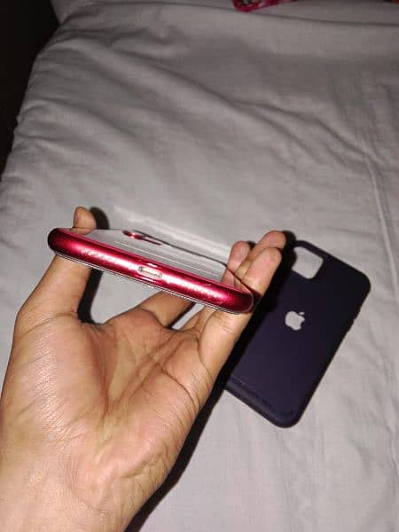 iphone 11 64 gb memory bitry health 8710/10 coundction red colour f 4
