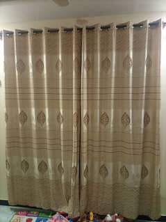 2 curtain pardy in almost new condition