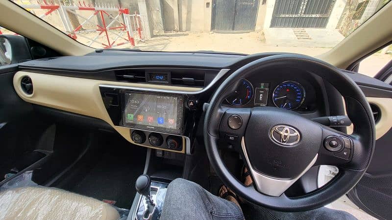 Toyota Corolla Altis 21/22 7