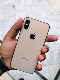iPhone XS golden color