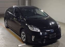 Toyota Prius Alpha 2014