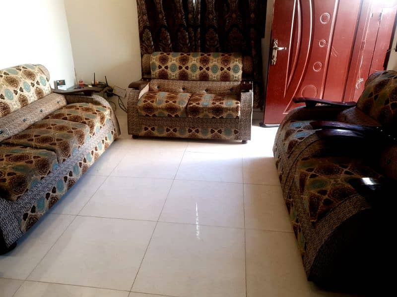 7 seater sofa set in good condition 4