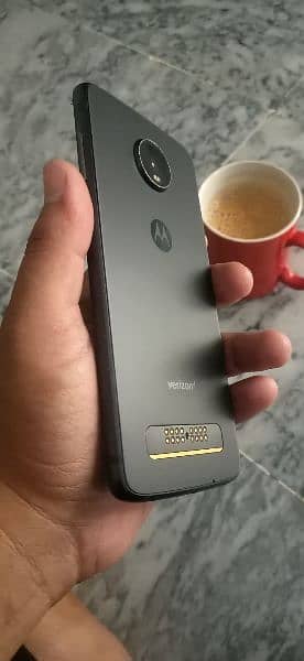 Motorola Z4 7