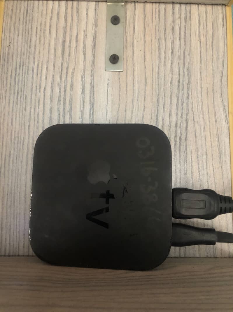 Apple TV 3rd Generation with all Assesries 1