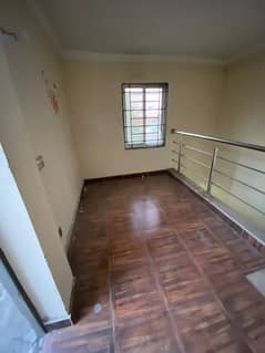 4 marla upper portion for rent in Zaheer villas main college road Lahore