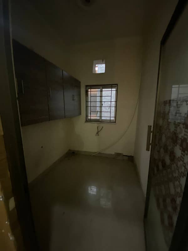 4 marla upper portion for rent in Zaheer villas main college road Lahore 5