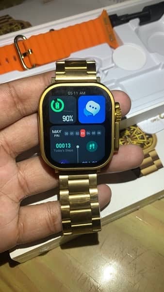 Z76 Ultra Golden Smart Watch | Metal Dual Strap | Big Dosplay 3