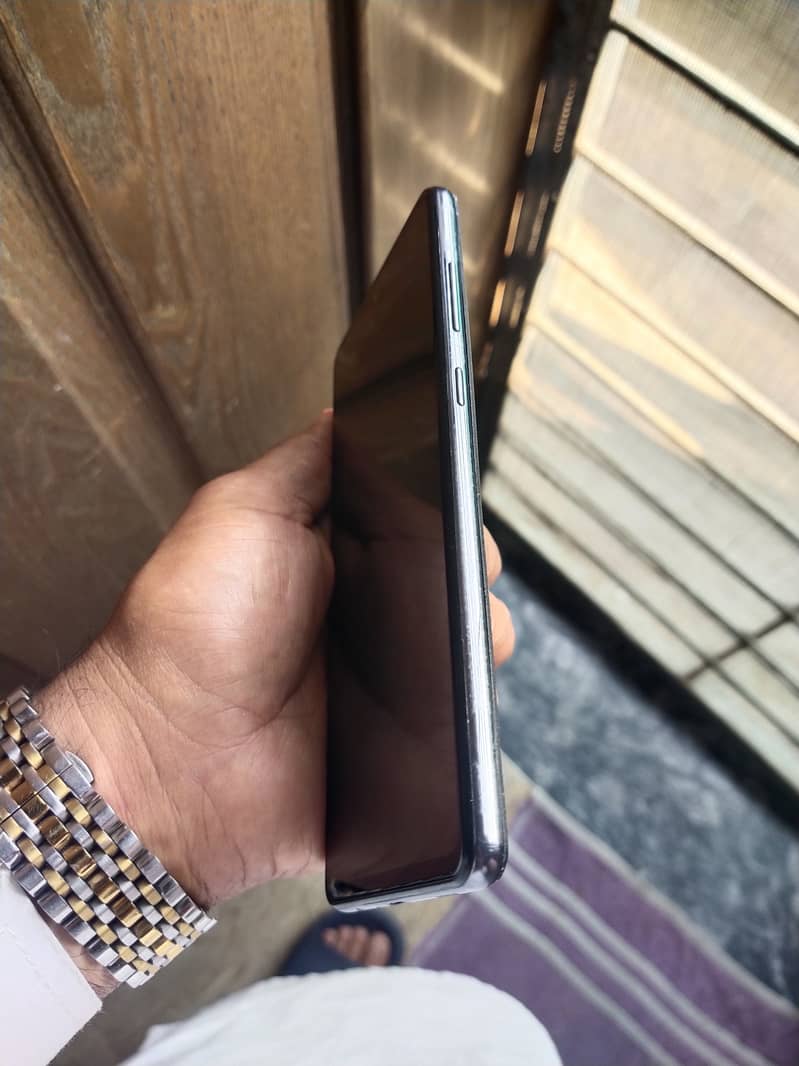 Samsung A72 in Excellent condition for sale 3
