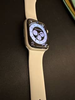 Apple Watch Series 8 45mm Silver 10/10 Cond. 6 months warranty complte 0