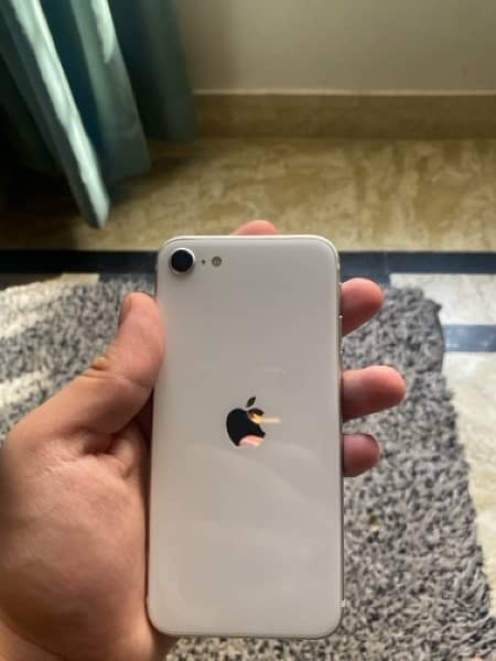 sealled IPhone SE  imported non PTA fully genuine 4