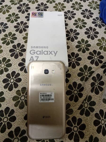 samsung Galaxy A7 217 Model 4/64 3