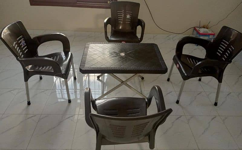 PLASTIC OUTDOOR GARDEN CHAIRS TABLE SET AVAILABLE FOR SALE 7