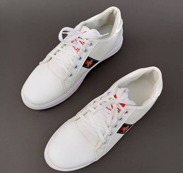 New white sneakers for men and women 2