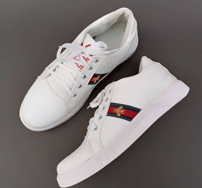 New white sneakers for men and women 3