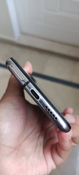 OnePlus 7T (Cracked Glass) 2