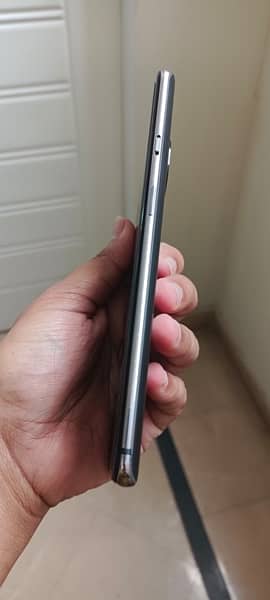 OnePlus 7T (Cracked Glass) 3