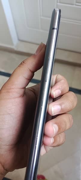 OnePlus 7T (Cracked Glass) 7