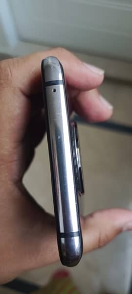 OnePlus 7T (Cracked Glass) 9