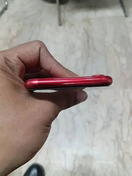 Apple iPhone XR 64GB RED (PRODUCT) 2