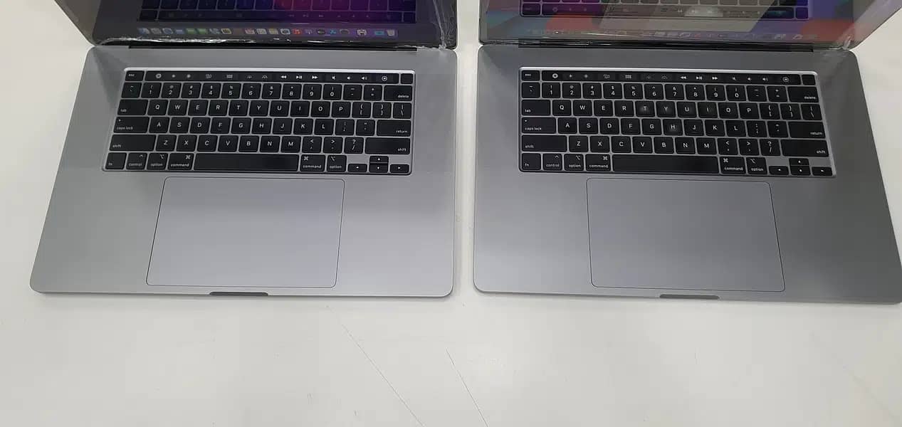 Macbook Pro 2019 16'inches with Retina Display Touchbar for sale 5