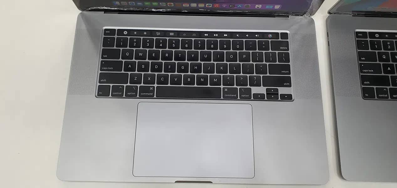 Macbook Pro 2019 16'inches with Retina Display Touchbar for sale 11