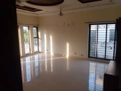 Facing Park 1 kanal Beautiful upper portion for rent in DHA Phase 3, Z Block Lahore 0