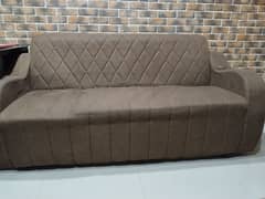 this sofas sit is 5 seater hard power frame structure. . .