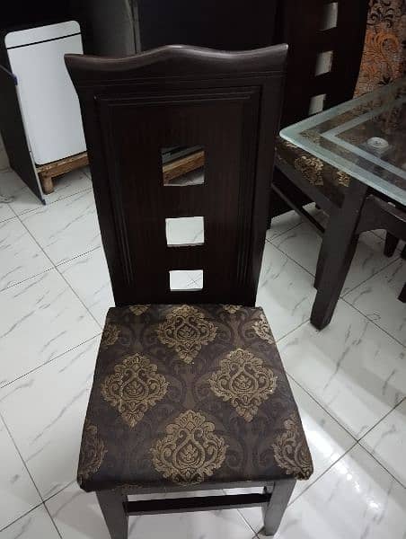 4 chairs and dining tabel 1