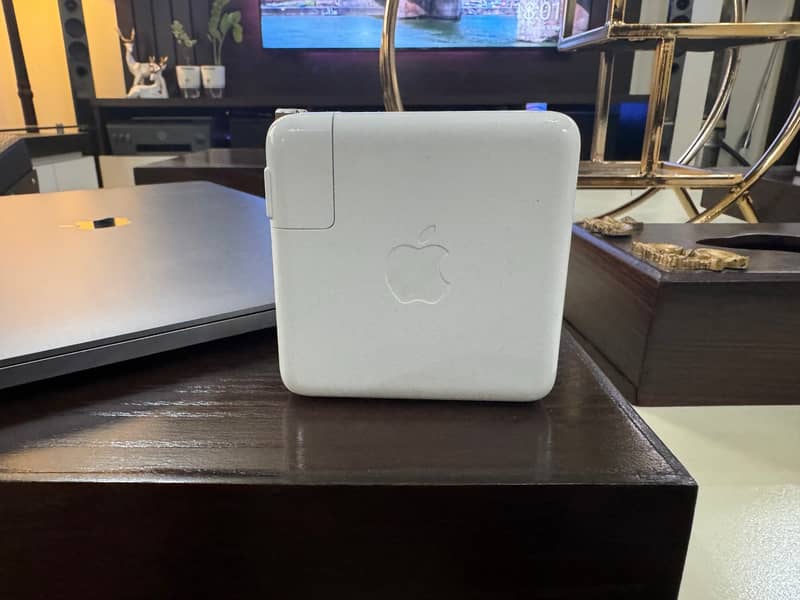 MacBook Pro 2019 - i9, 16GB, 1TB 4