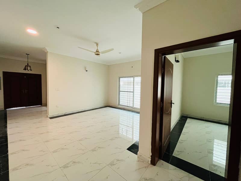 At Very Luxury Place 350 Sq Yards House For Sale 16