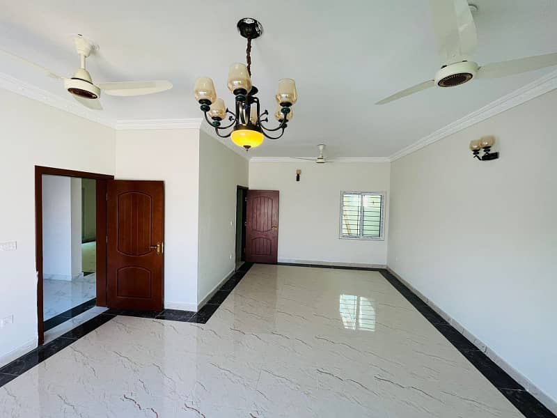 At Very Luxury Place 350 Sq Yards House For Sale 35