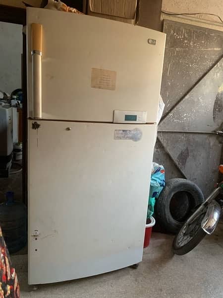 Full size double door LG Fridge - Large Refrigerator 2