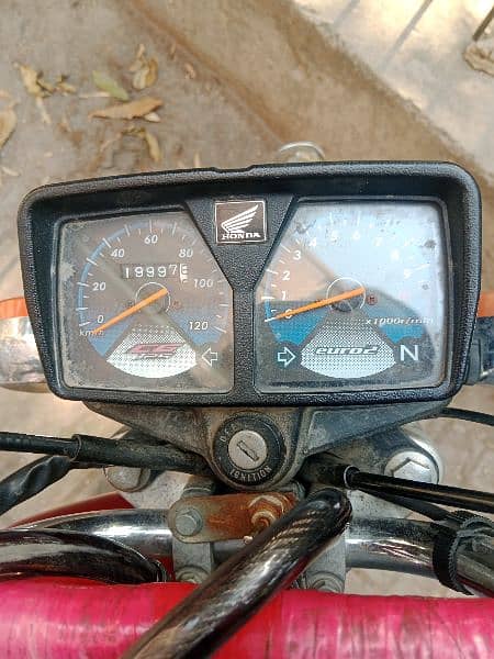 HONDA 125 cc SPECIAL EDITION 2019, SELF START WITH 05 GEARS. 7